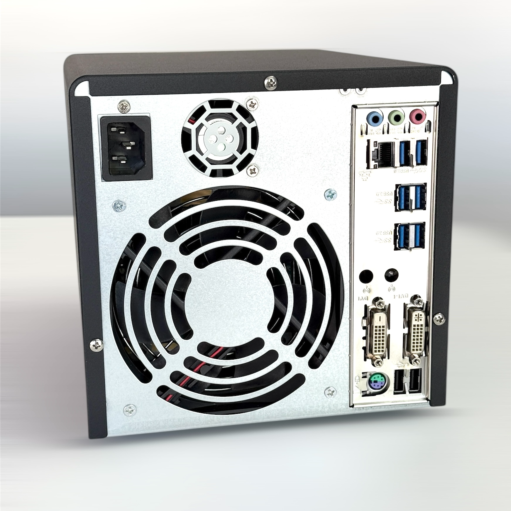 4-Bay Mini NAS Server – Intel i7-6700, 16GB RAM – Custom Storage Solution