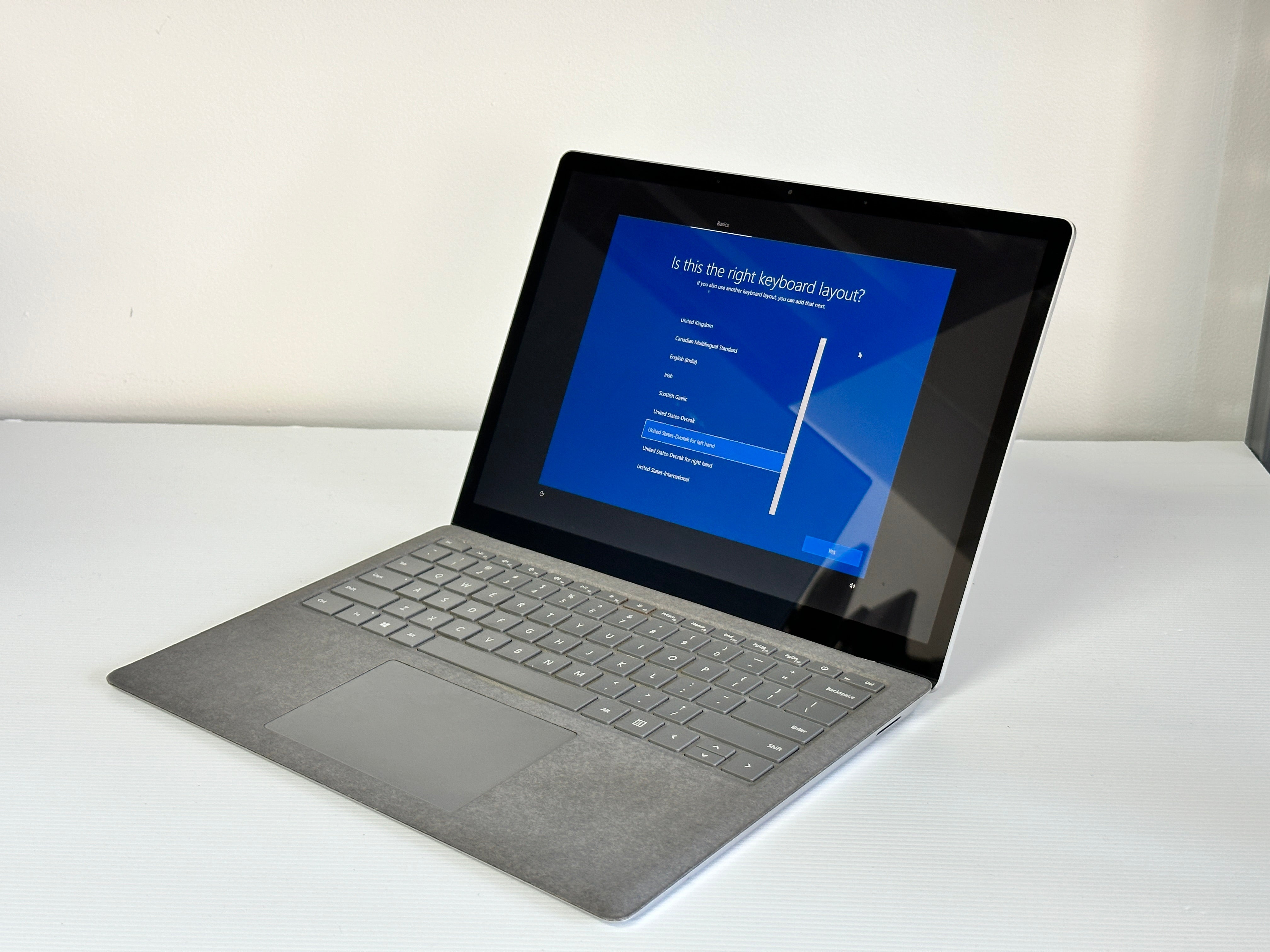 Microsoft Surface Laptop 3 | 10th Gen Intel i5 | 13.5-Inch | 16GB RAM | 256GB