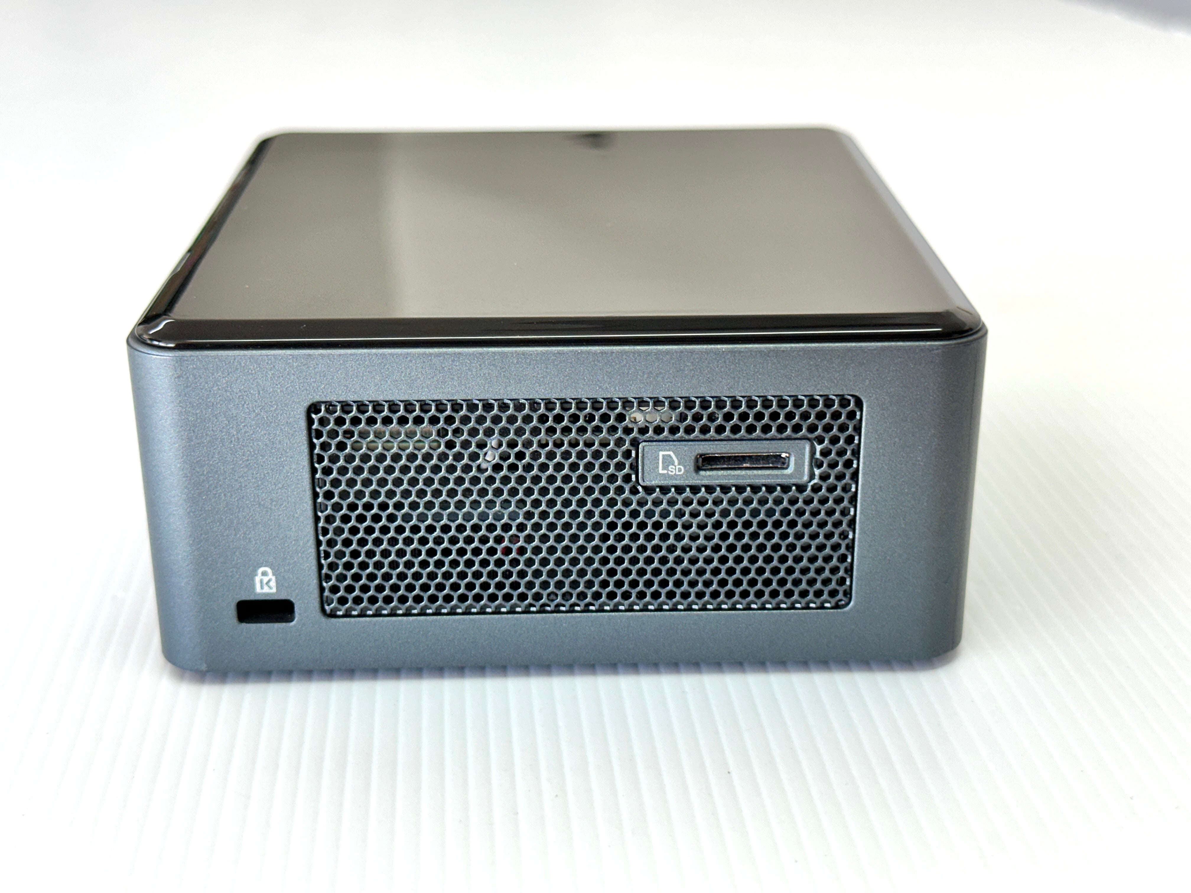 Intel NUC BOXNUC8i7BEH Mini PC | 16GB RAM | Intel i7 CPU | 500GB M.2 SSD | Windows 11 Pro