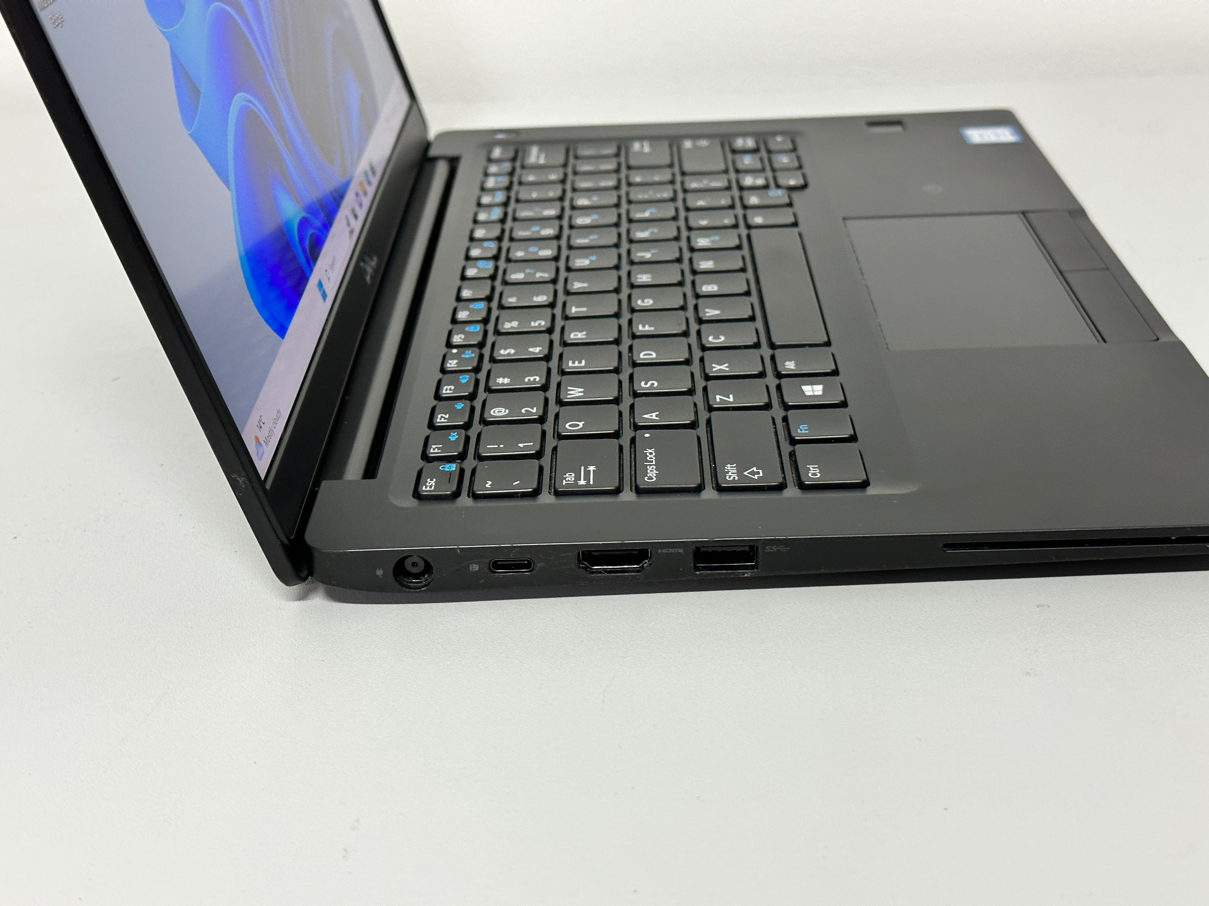 Refurbished Dell Latitude 7390 - Intel i5-8350U, 16GB RAM, 256GB SSD -Windows 11 Pro