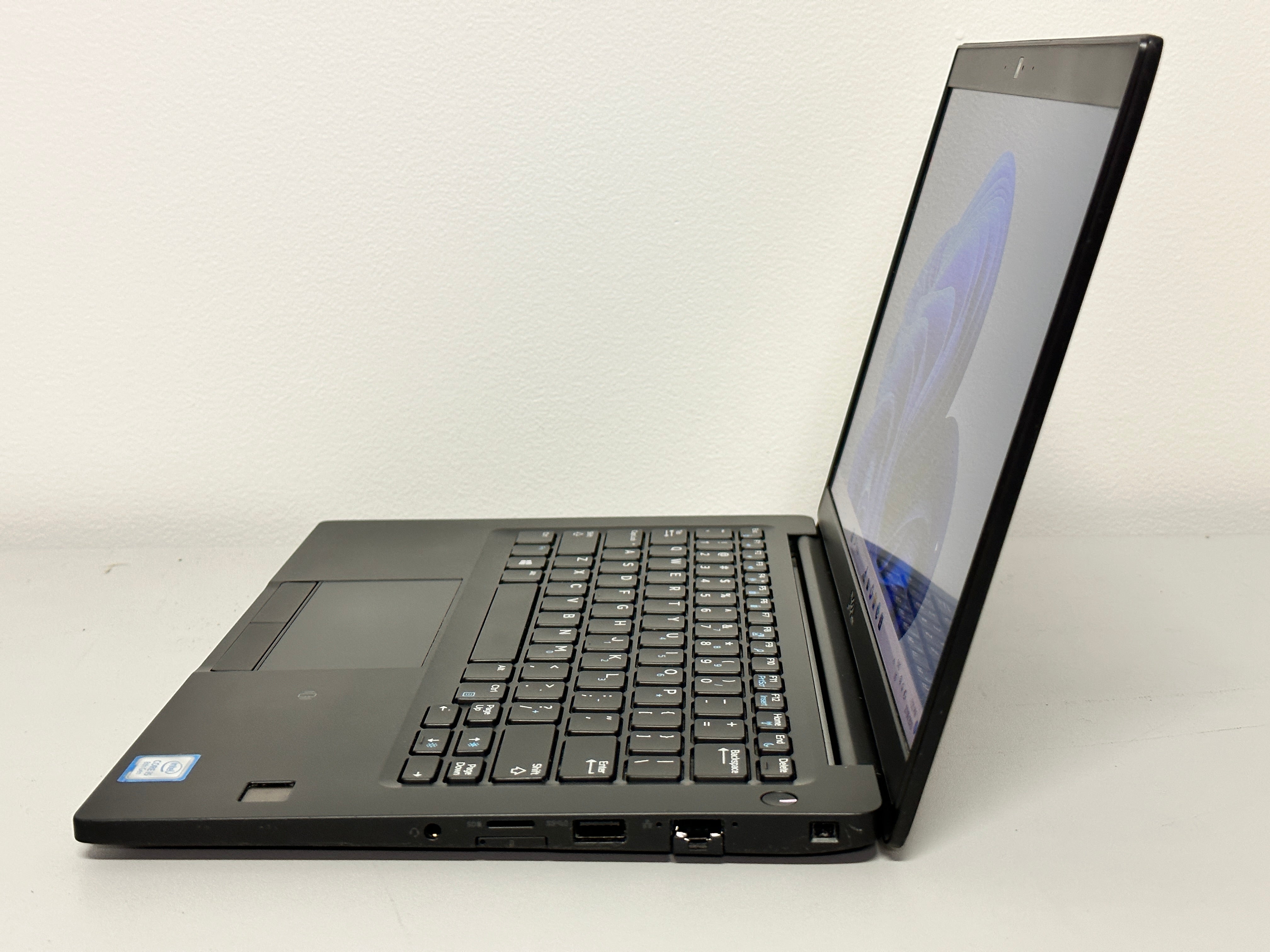 Refurbished Dell Latitude 7390 - Intel i5-8350U, 16GB RAM, 256GB SSD -Windows 11 Pro